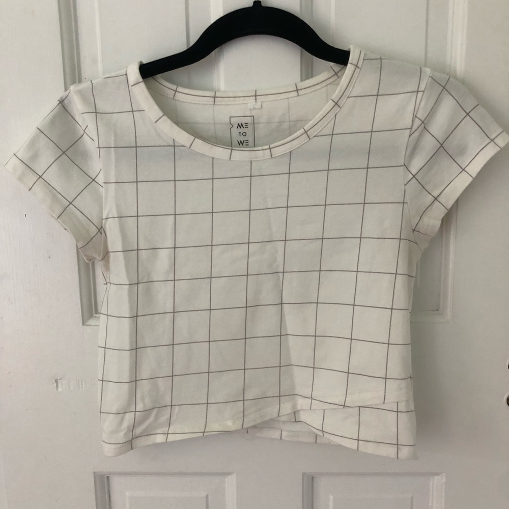 ME TO WE GRAPHIC CROPPED TEE